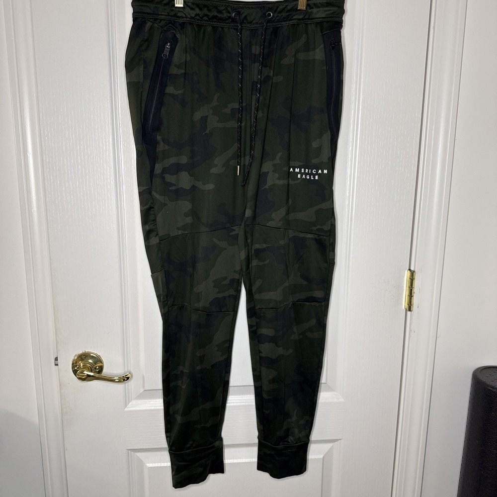 American Eagle AE Flex Camo Jogger Pants Men Size M Green Zip Pockets Drawstring